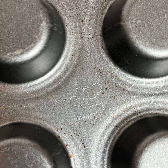 The Pampered Chef Mini Muffin Pan - Picture 6 of 7